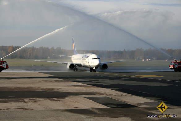 Boeing 737-330